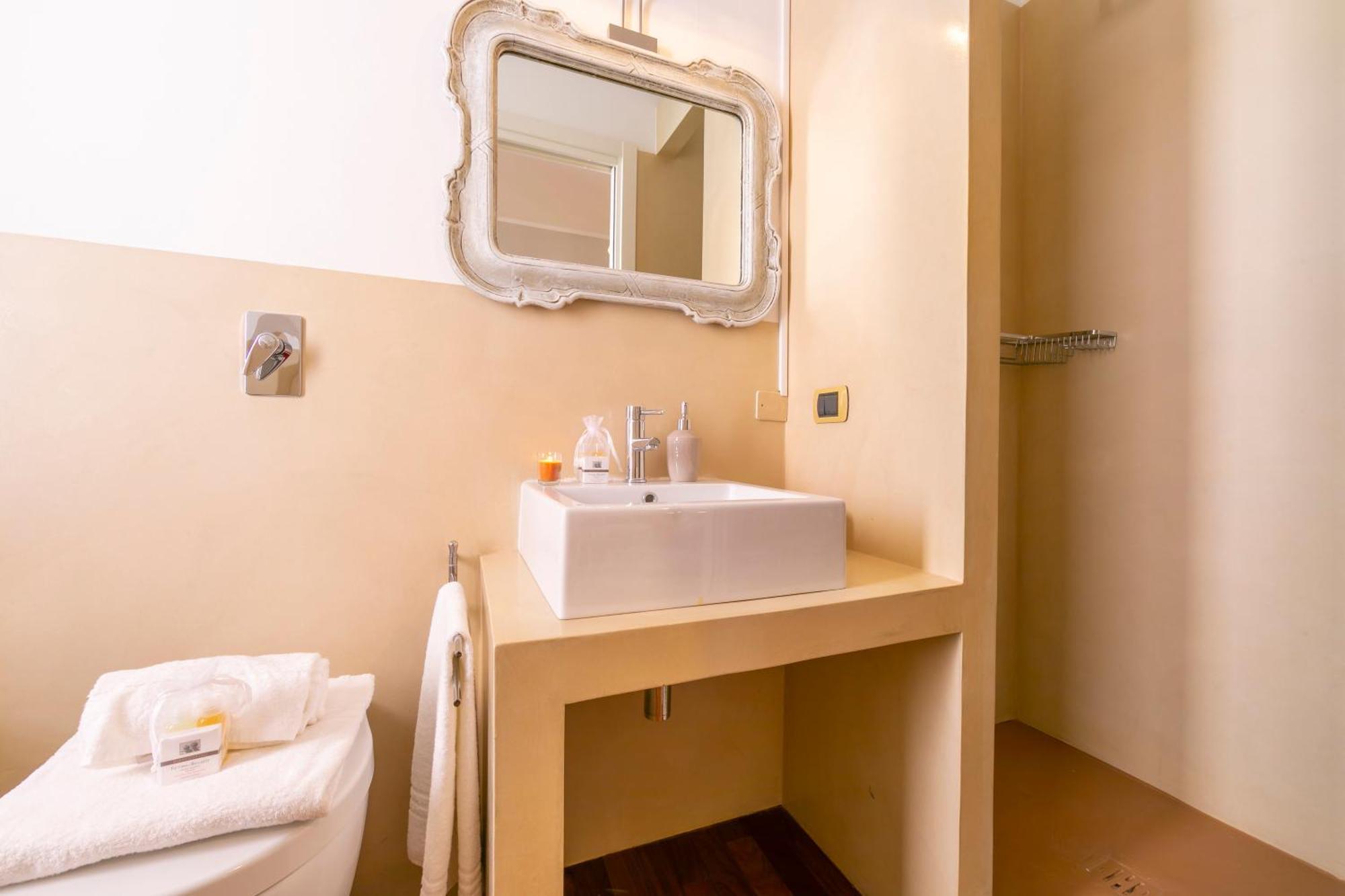 Appartamento Il Golfo Lake View - Happy Rentals Laveno Ngoại thất bức ảnh