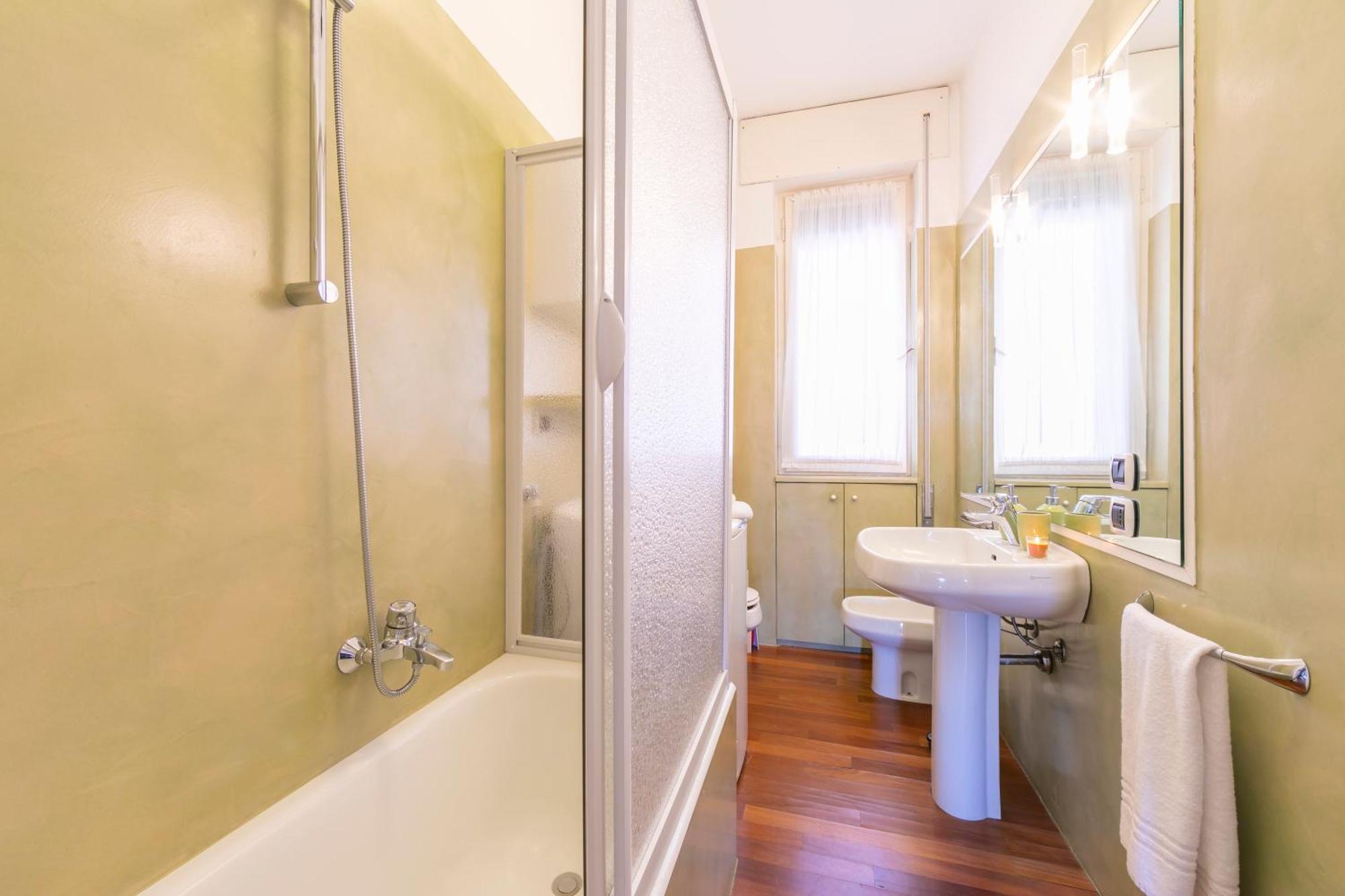 Appartamento Il Golfo Lake View - Happy Rentals Laveno Ngoại thất bức ảnh
