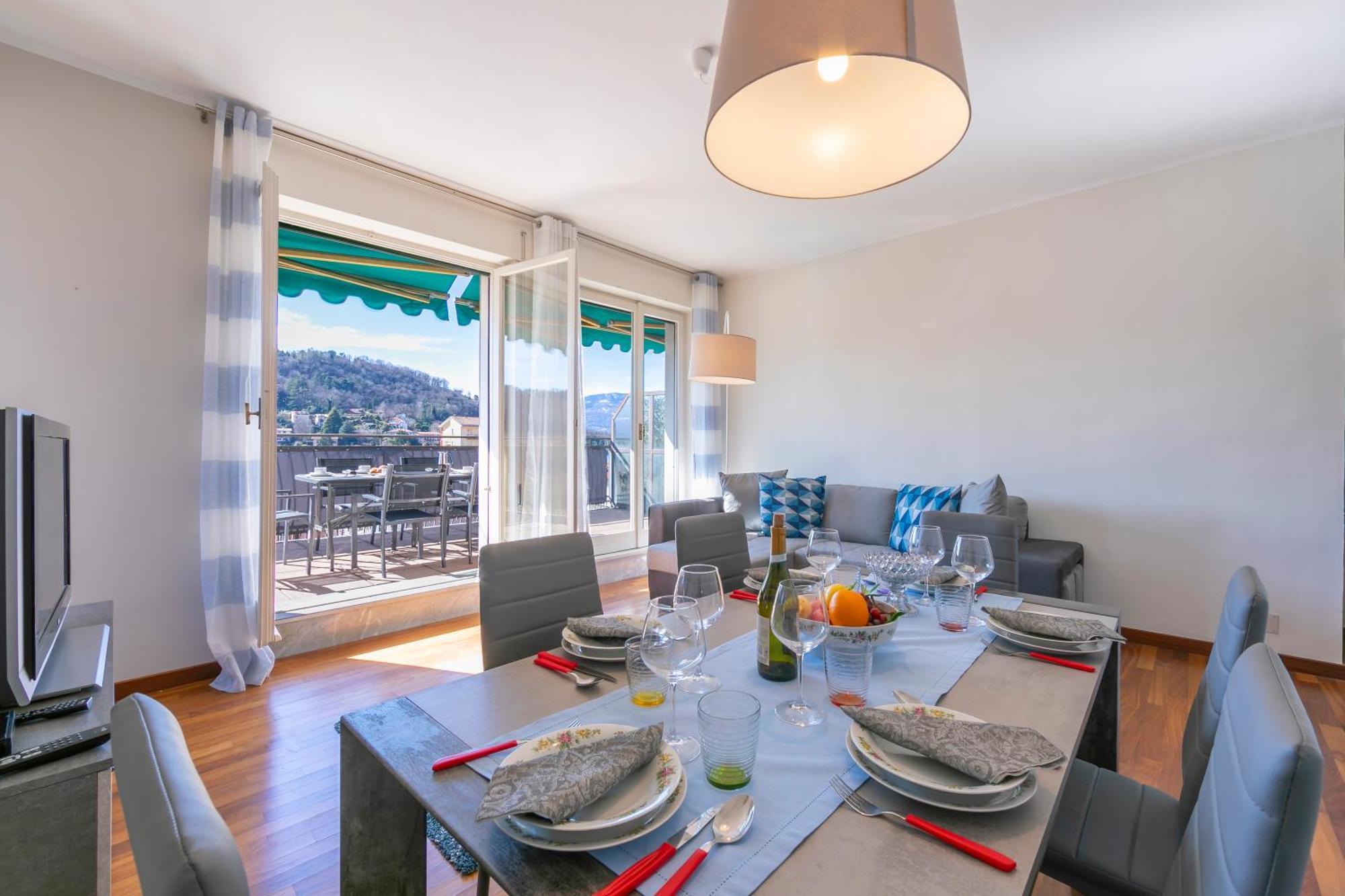 Appartamento Il Golfo Lake View - Happy Rentals Laveno Ngoại thất bức ảnh