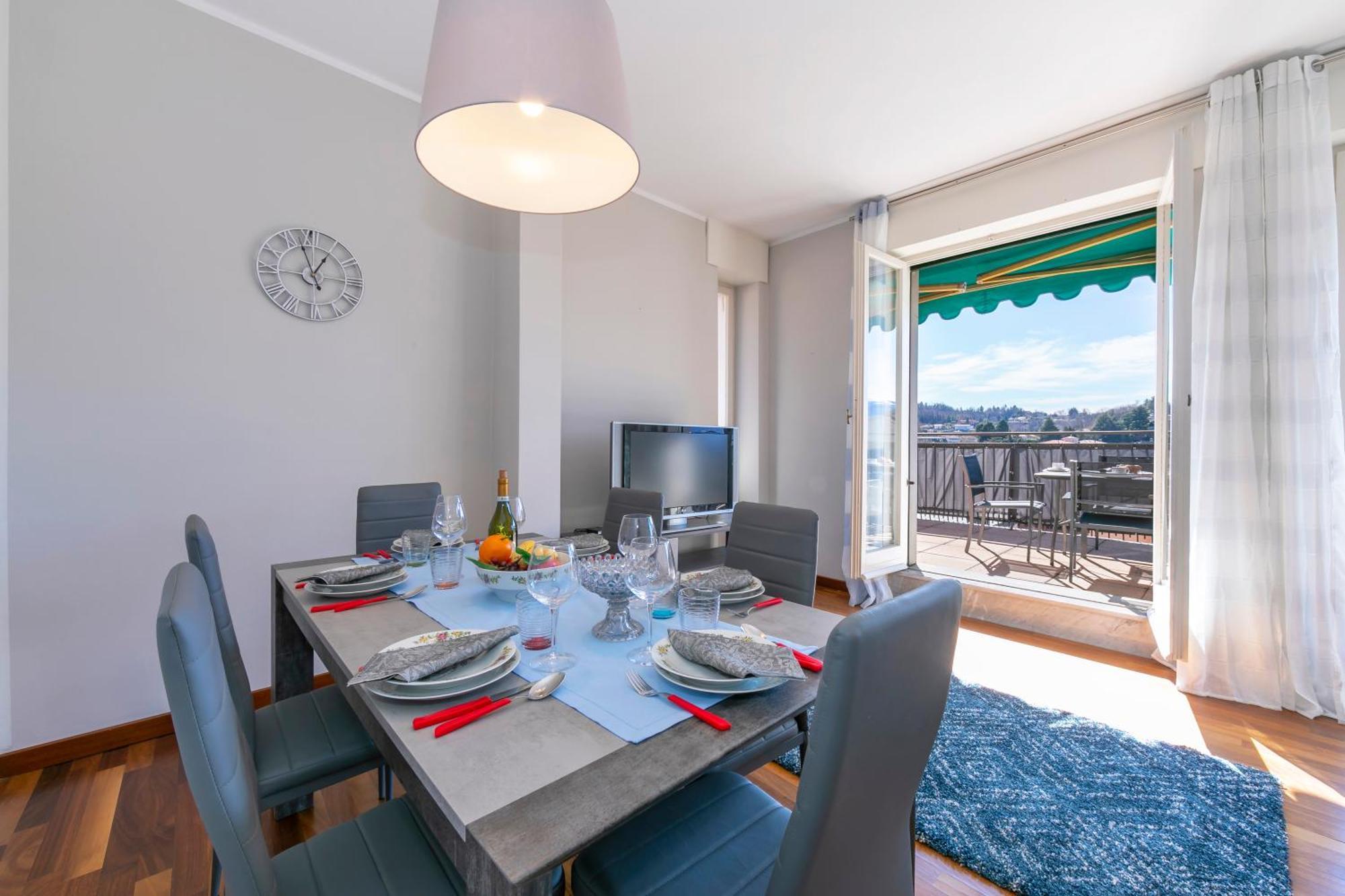 Appartamento Il Golfo Lake View - Happy Rentals Laveno Ngoại thất bức ảnh