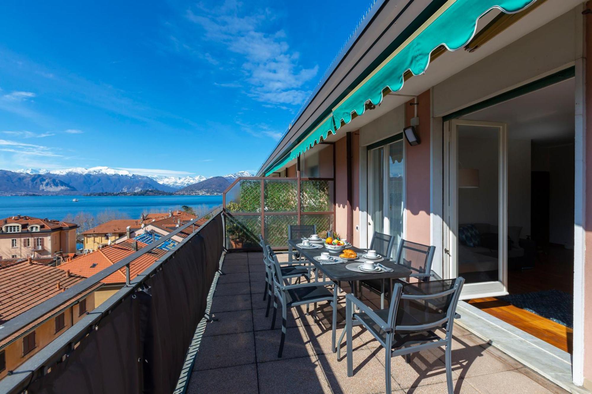 Appartamento Il Golfo Lake View - Happy Rentals Laveno Ngoại thất bức ảnh